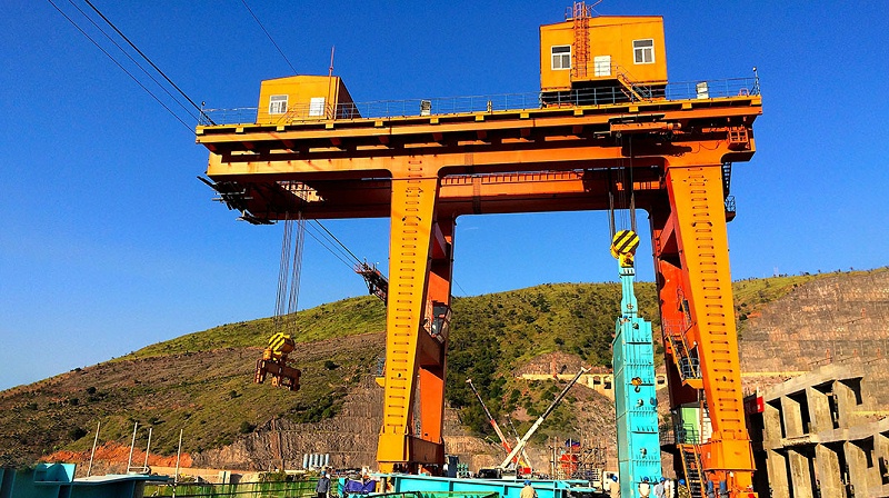 雙向門式啟閉機 雙向門式啟閉機