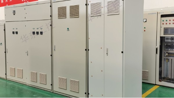 PLC控制柜選型指南：避開誤區(qū)，華東工控為您的工業(yè)控制保駕護航