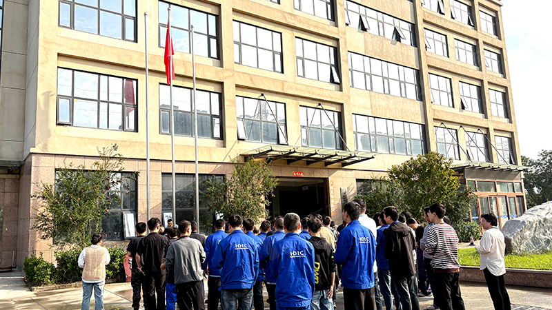 華東升旗01 華東升旗01