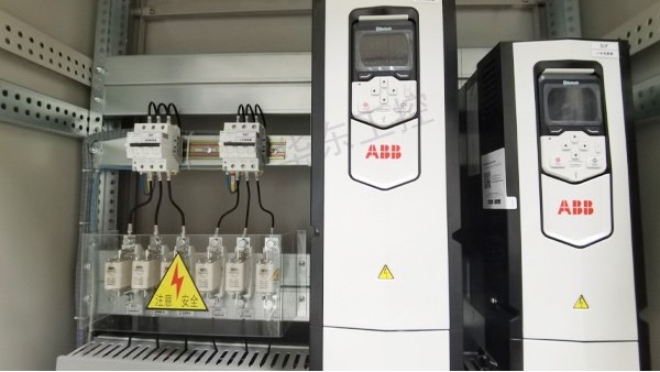 變頻柜：以定制化服務賦能工業自動化升級