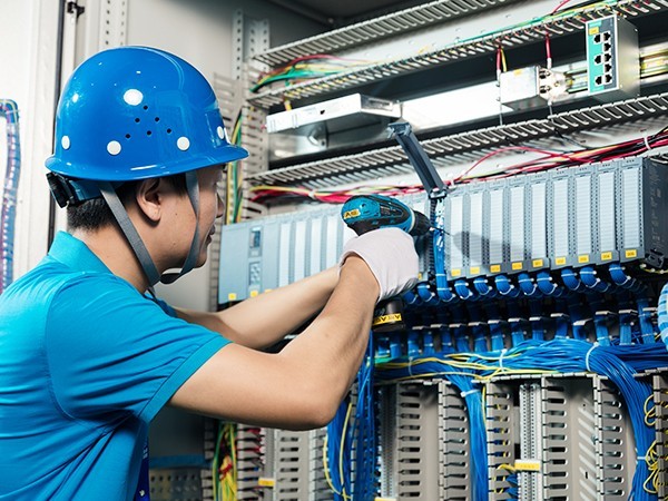 華東工控車間生產