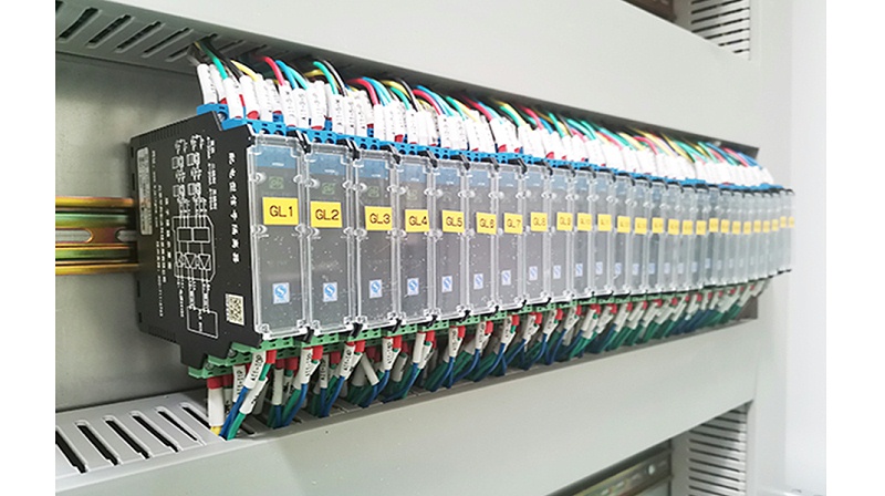 PLC控制柜細節 PLC控制柜細節