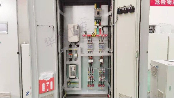 選擇電氣控制柜廠家需考慮的關(guān)鍵因素